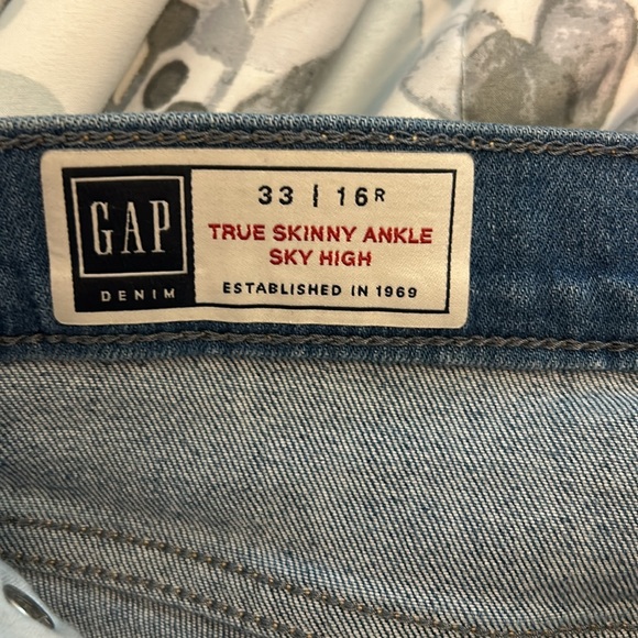 Gap True Skinny Ankle Sky High Size 33 16R - Picture 2 of 4